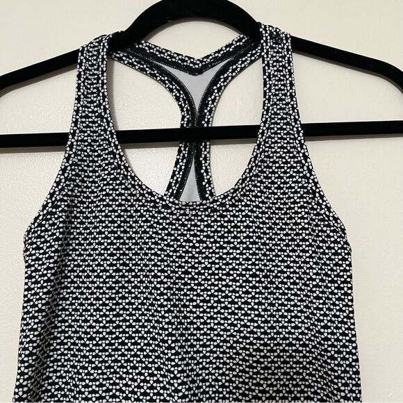Lululemon Black & White Racerback‎ Tank Top | size 4 - Picture 2 of 4